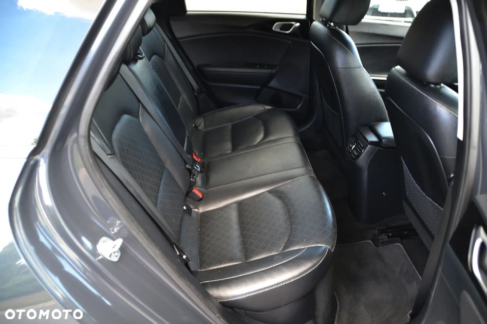 Kia Ceed 1.6 GDI DCT OPF Platinum - 22