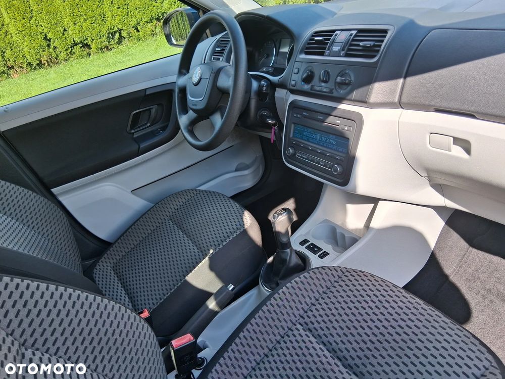 Skoda Fabia 1.2 HTP Ambiente - 24