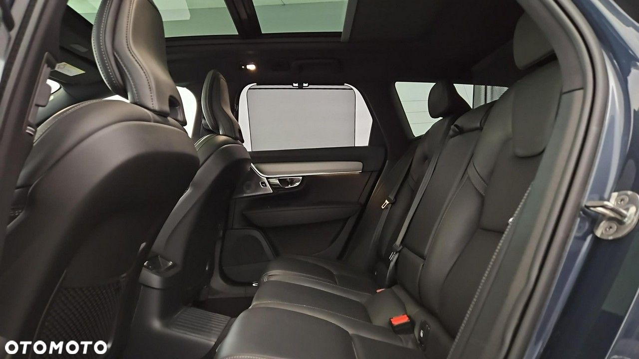 Volvo V90 T8 AWD Plug-In Hybrid R-Design - 24