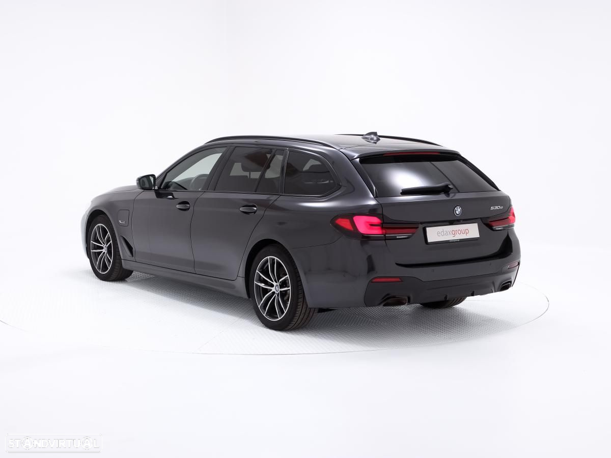 BMW 530 e Pack Desportivo M - 4