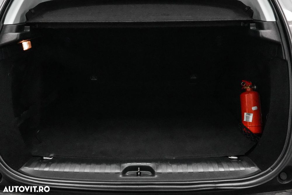 Peugeot 2008 BlueHDi 100 STOP & START Allure - 21