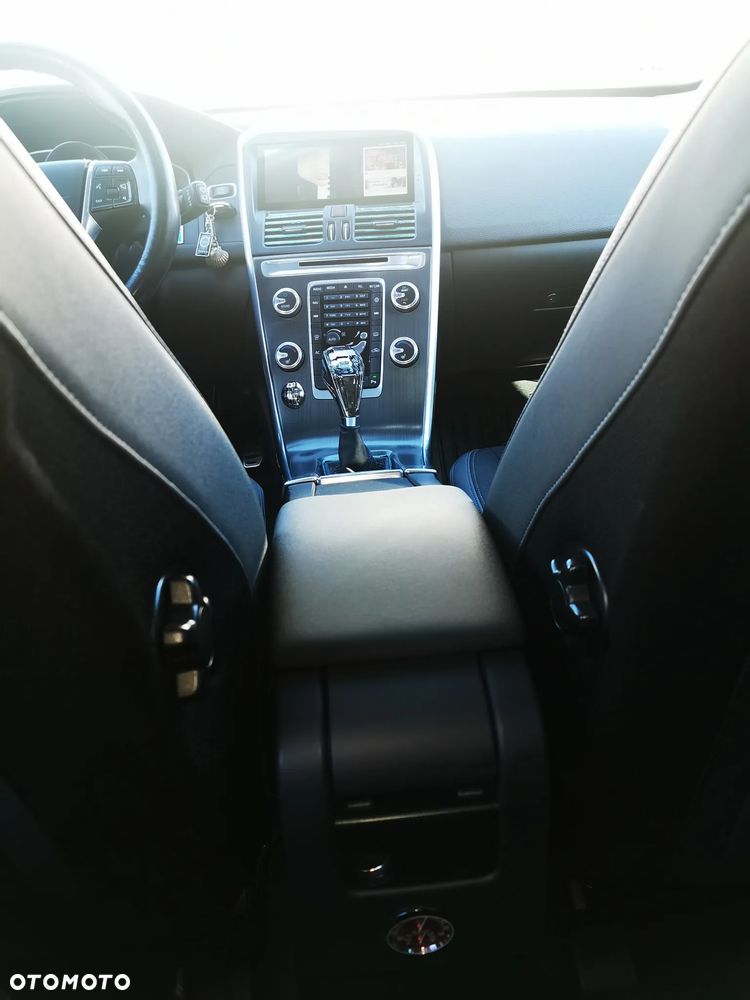 Volvo XC 60 - 6