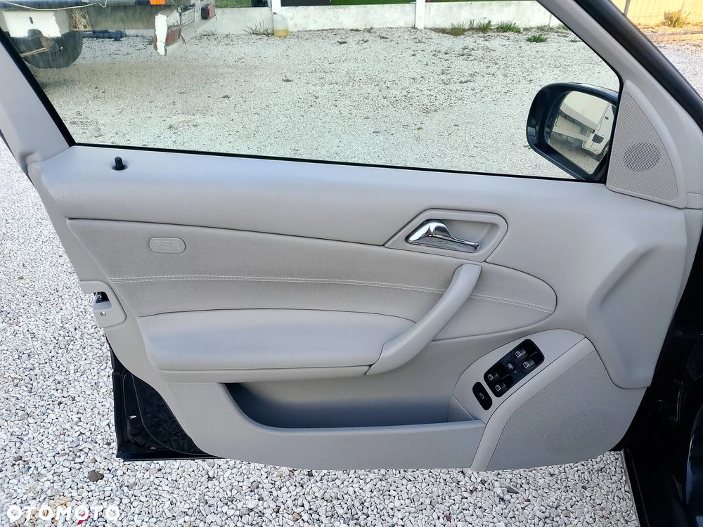 Mercedes-Benz Klasa C 220 T CDI Classic - 12