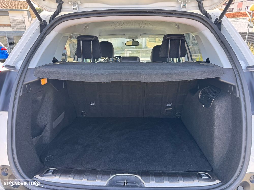 Peugeot 2008 1.2 PureTech Allure — fotografia 6