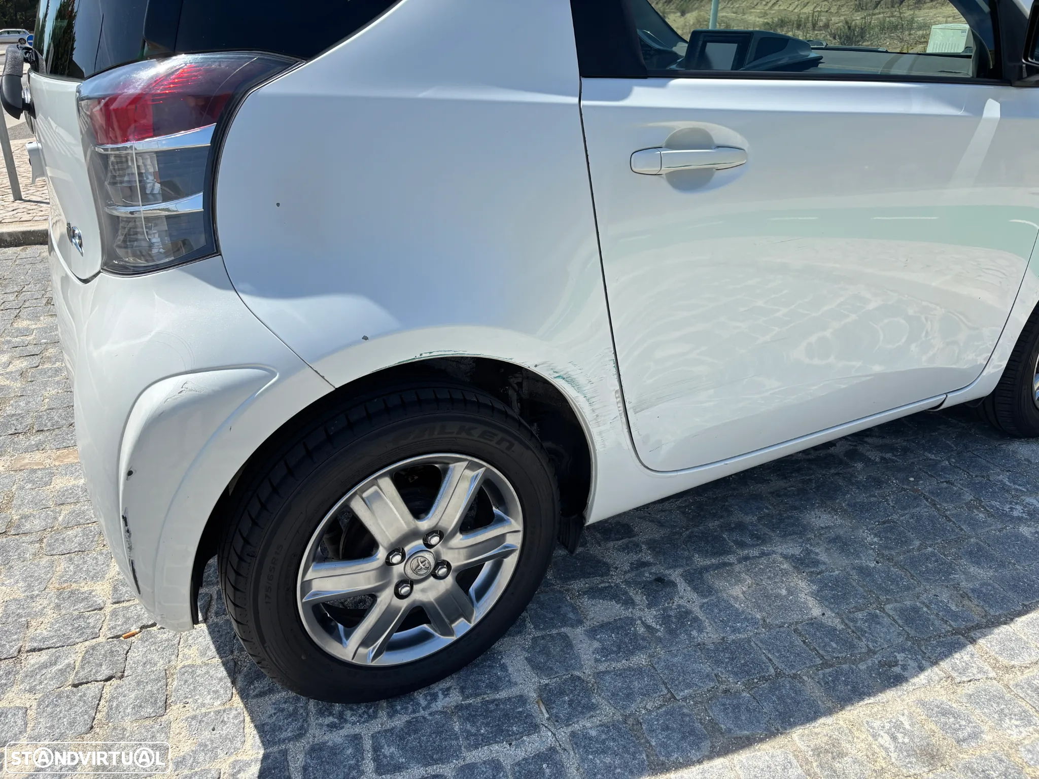Toyota iQ 1.0 VVT-i 2 EP+NAVI+Bluetooth - 4