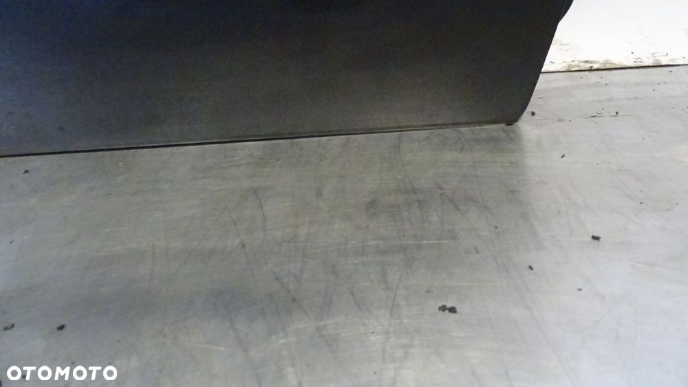 DRZWI PRAWY TYŁ LEXUS IS200 2.0 - 8