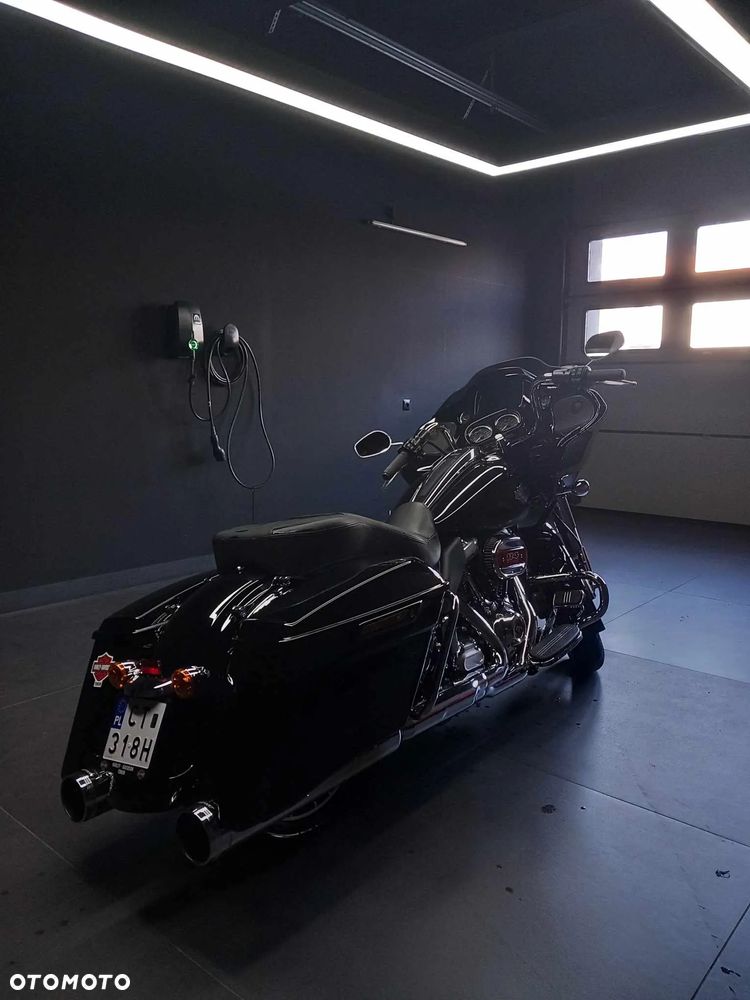 Harley-Davidson Touring Road Glide - 3