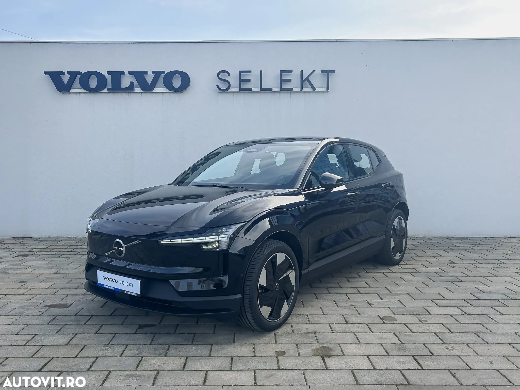 Volvo EX30 Single Motor Extended Range Ultra - 1