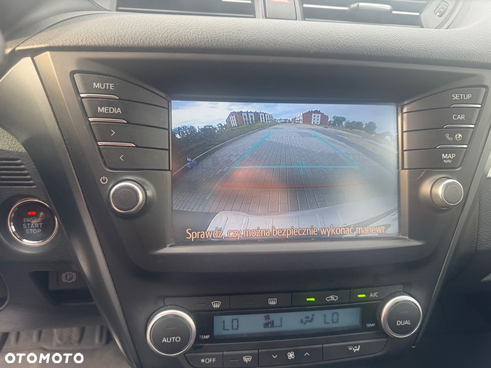 Toyota Avensis 2.0 D-4D Premium - 4