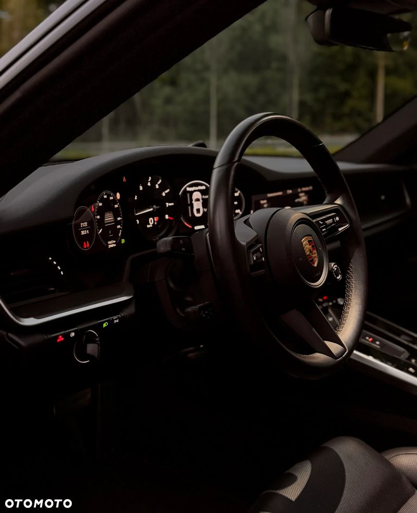 Porsche 911 Carrera 4S - 31