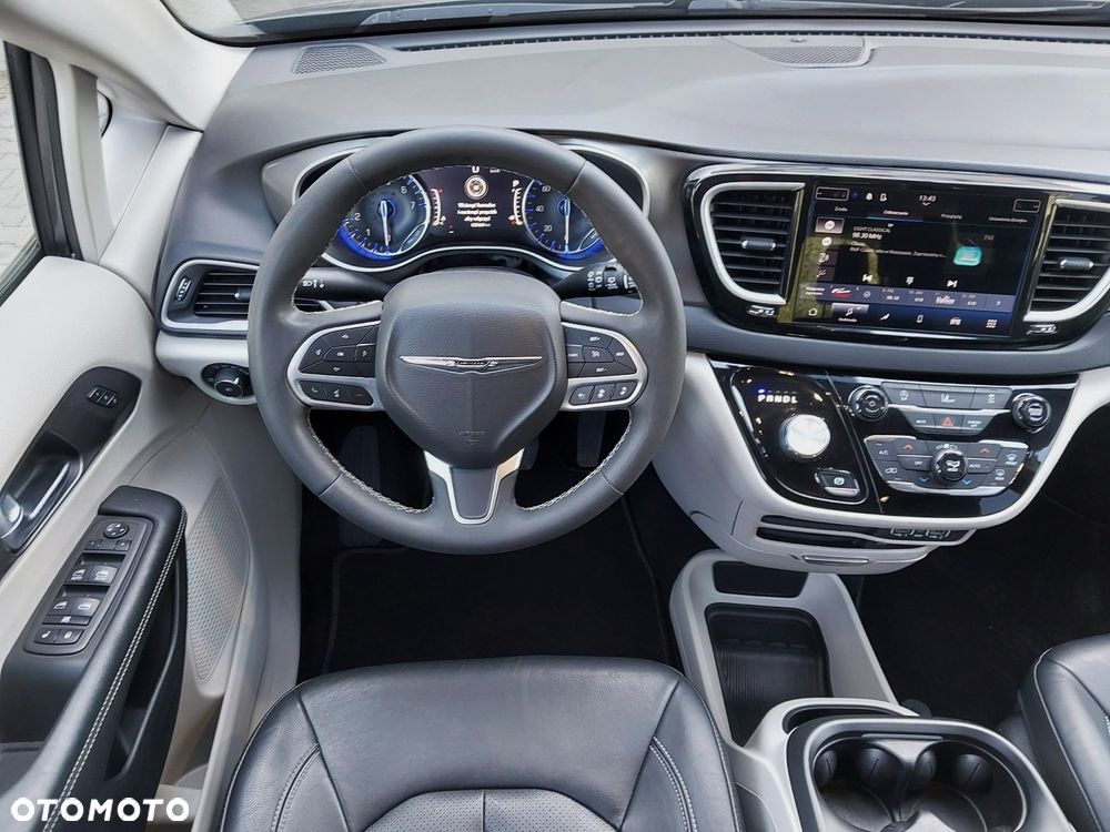 Chrysler Pacifica - 20