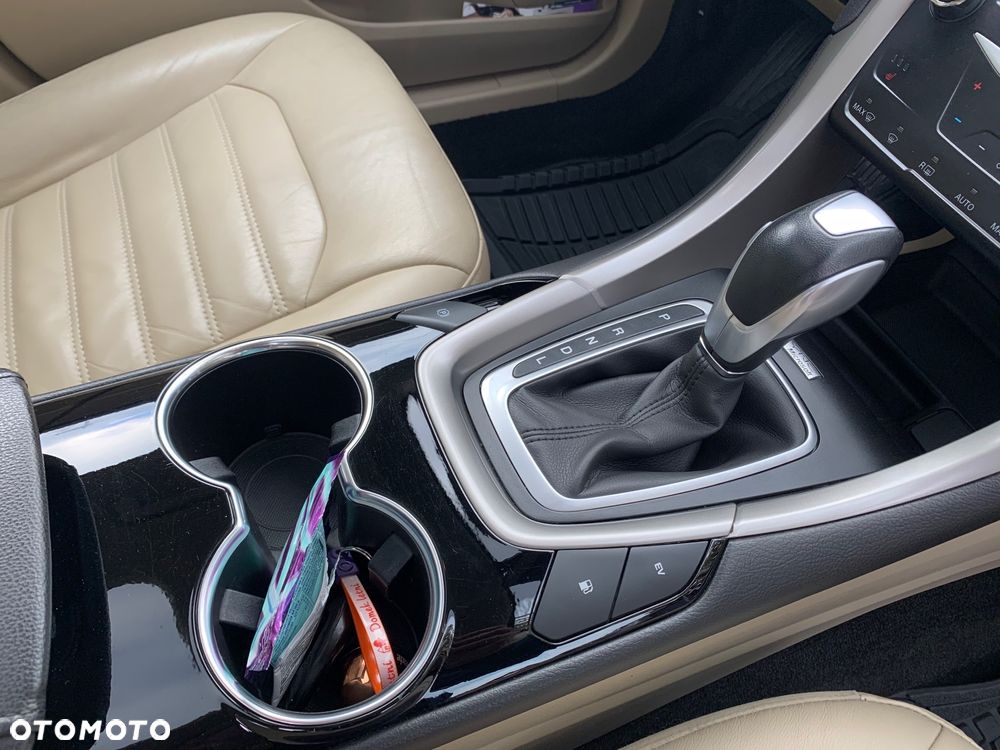 Ford Fusion - 11