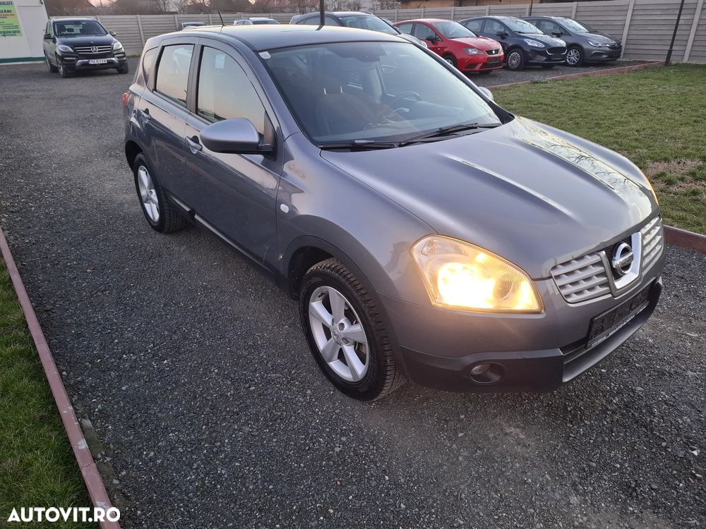 Nissan Qashqai 2.0 DCI 4 x 4 DPF Aut acenta - 1