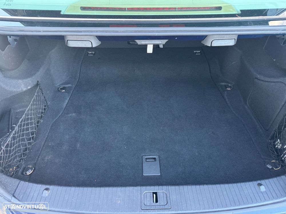 Mercedes-Benz E 200 CGI Elegance BlueEfficiency - 40