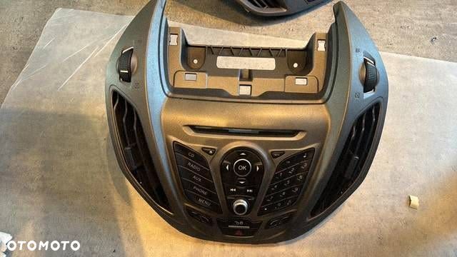 panel radia ford courier 2017r - 2