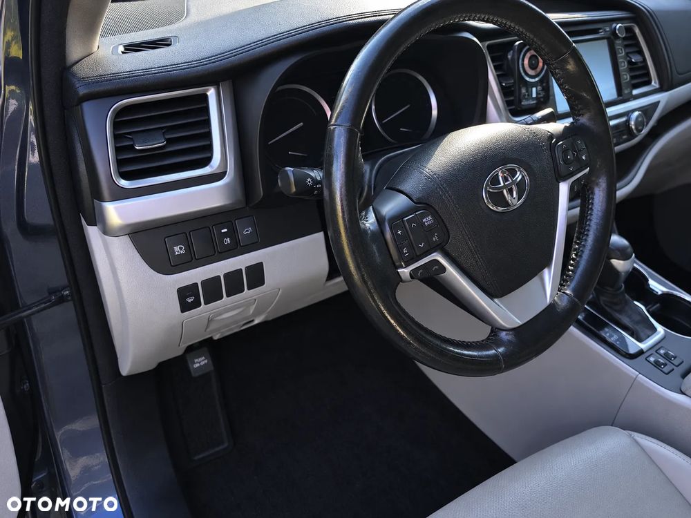 Toyota Highlander - 12