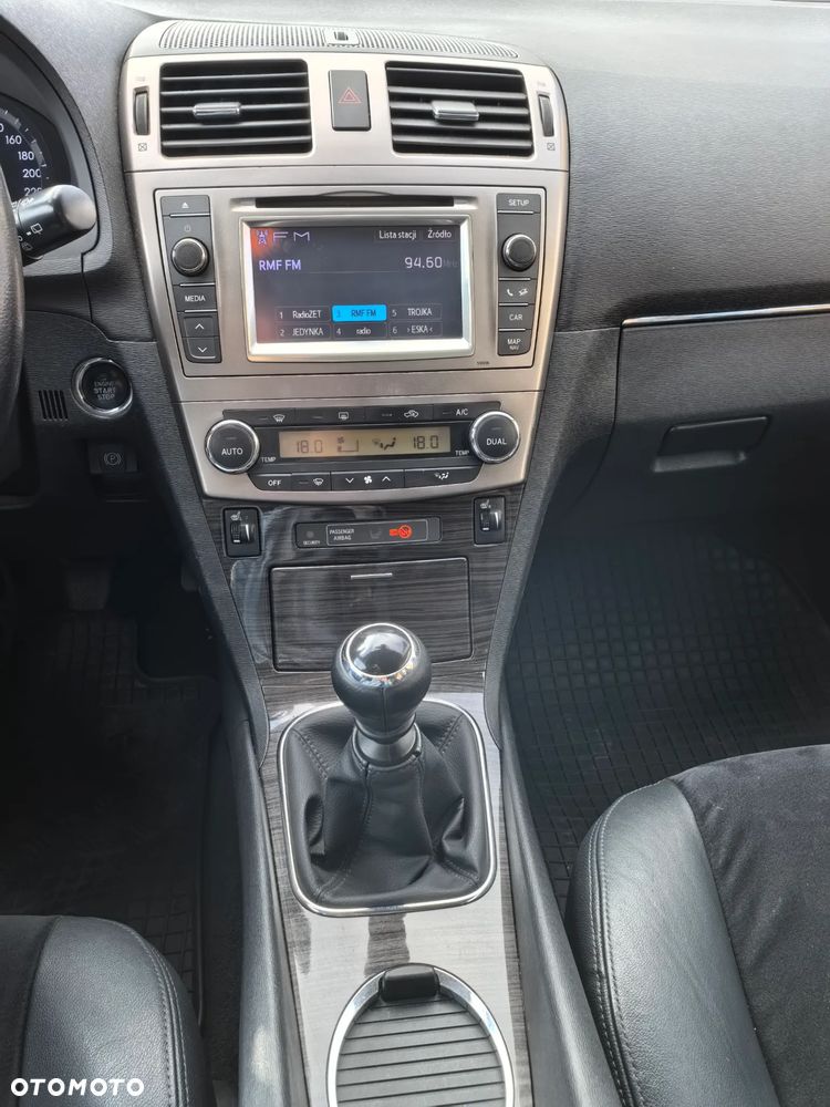 Toyota Avensis 2.2 D-4D Premium - 8
