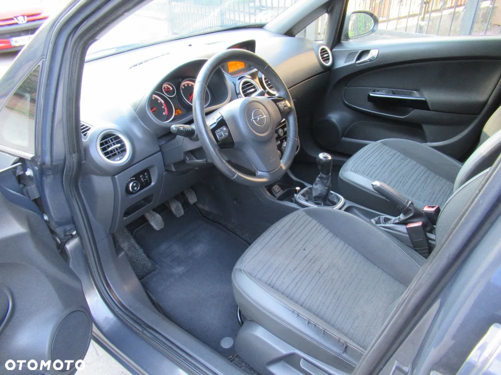 Opel Corsa 1.4 16V Energy - 36
