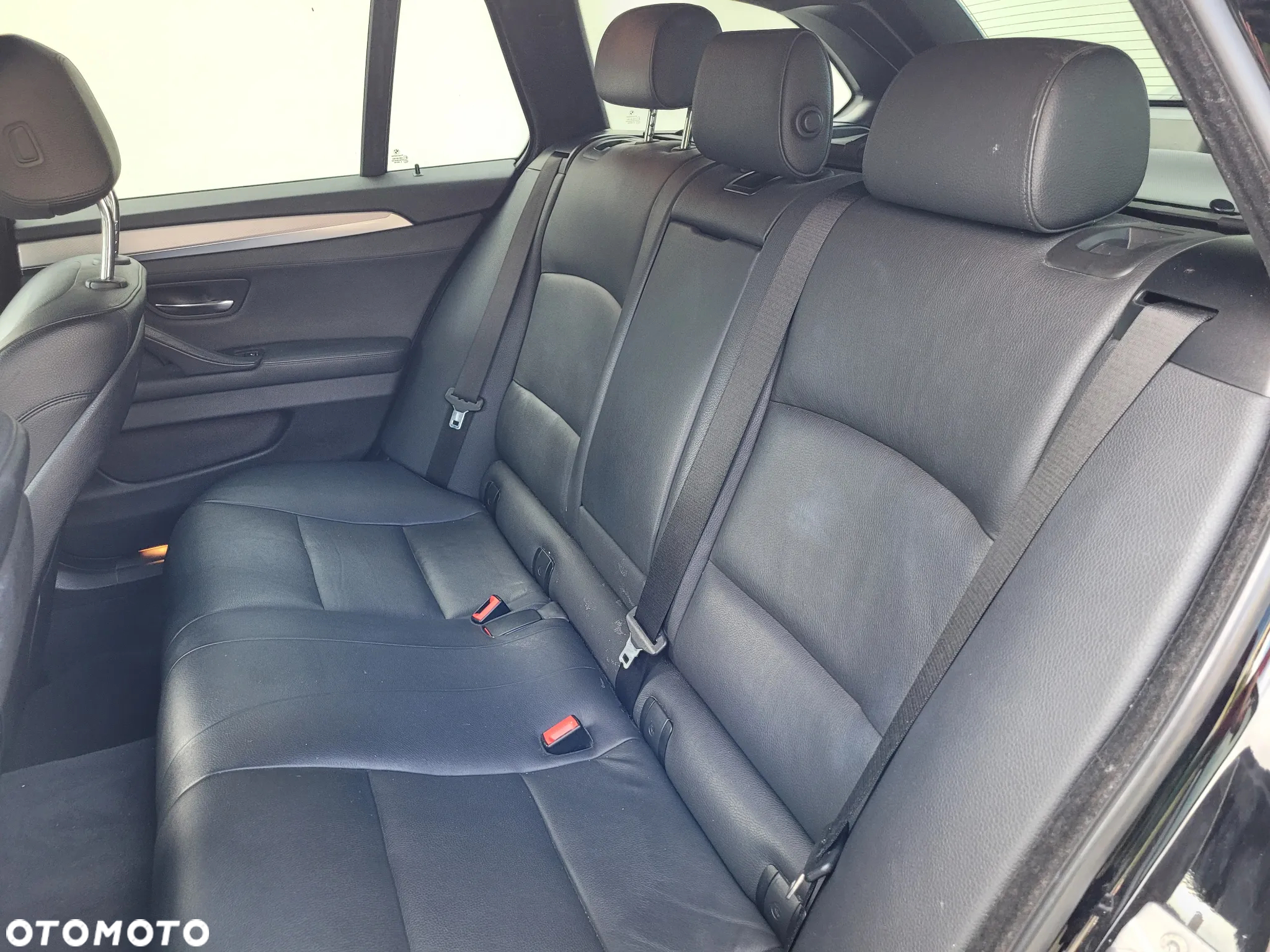 BMW Seria 5 530d xDrive Touring - 14