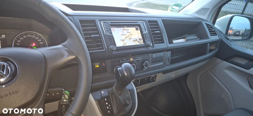 Volkswagen Transporter Kombi L1H1 DSG - 11