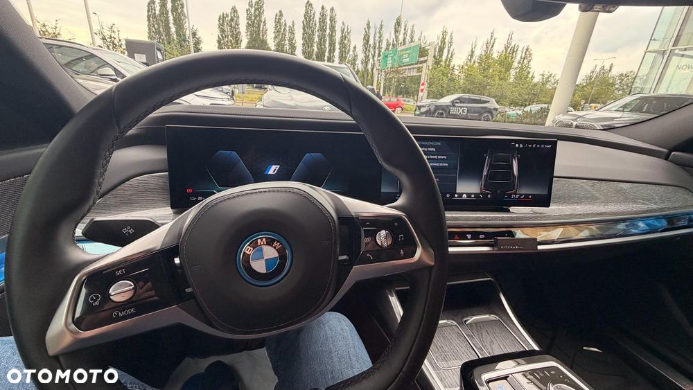 BMW i7 105.7kWh eDrive50 - 16