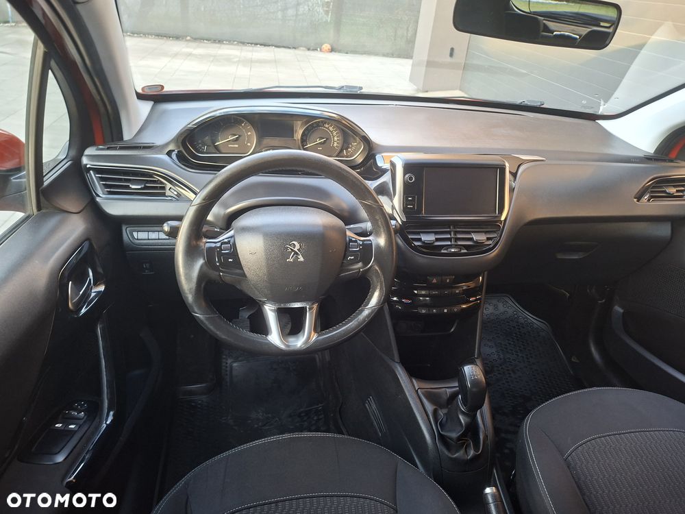 Peugeot 208 - 7