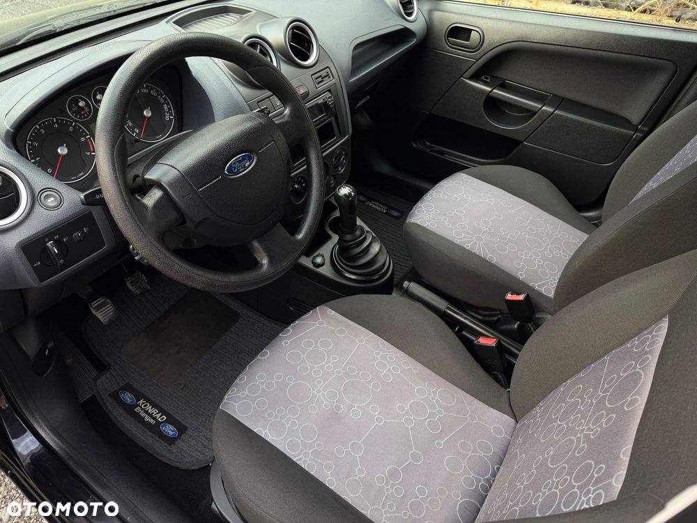 Ford Fiesta 1.3 Trend - 25