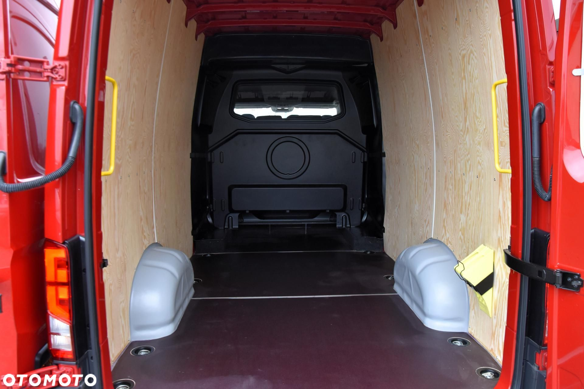 Volkswagen Crafter - 11