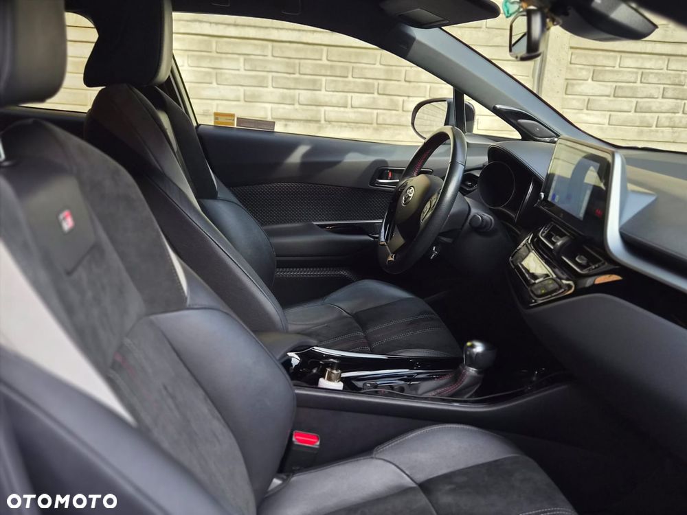 Toyota C-HR 2.0 Hybrid Executive - 12