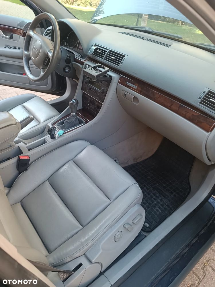 Audi A4 Limousine 3 - 15