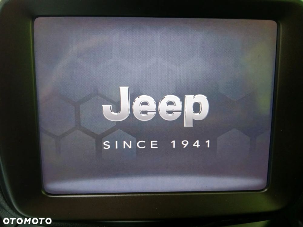 Jeep Renegade 1.5 T4 mHEV Upland FWD S&S DCT - 16