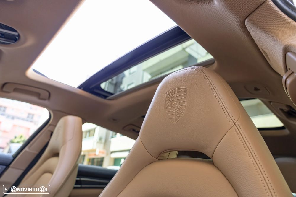 Porsche Panamera Sport Turismo 4 E-Hybrid Platinum Edition - 11