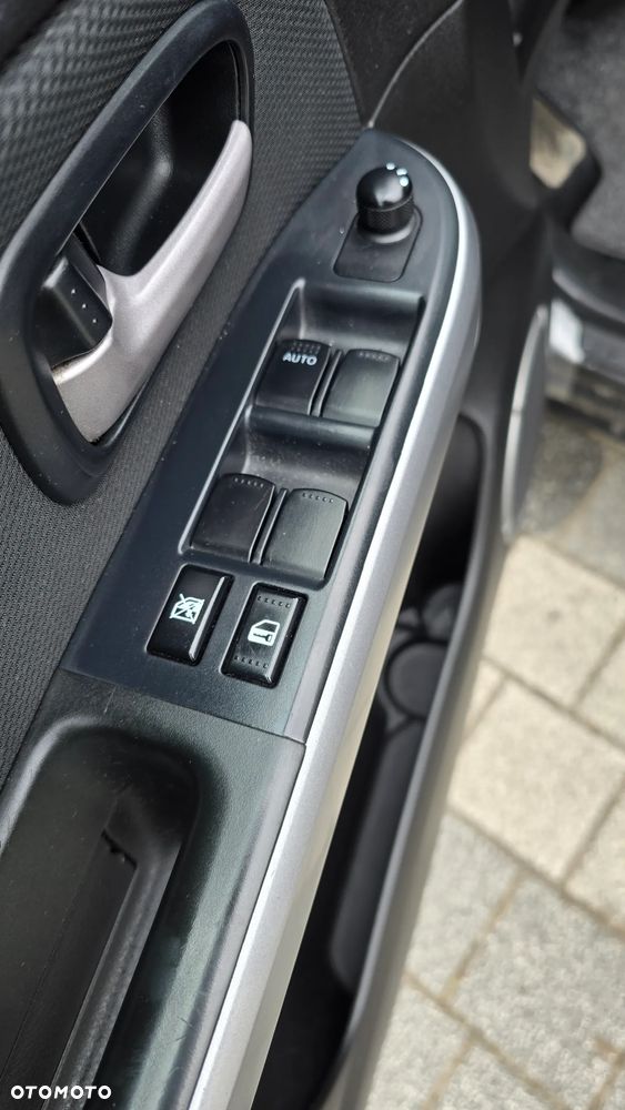 Suzuki Grand Vitara 2.0 - 10