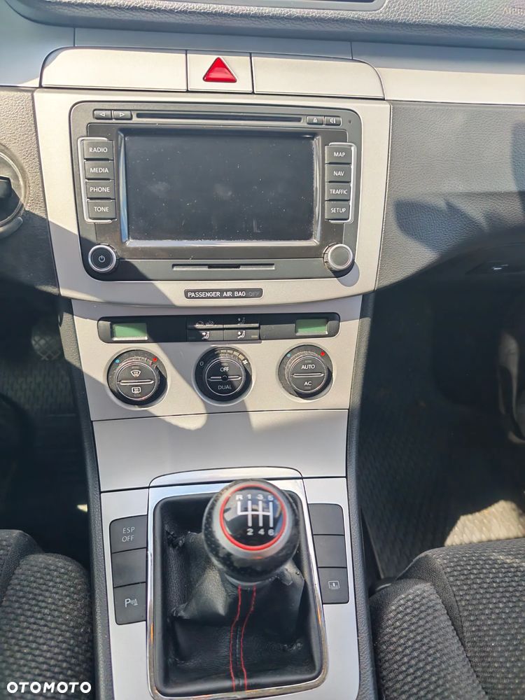 Volkswagen Passat 2.0 TDI Comfortline - 14