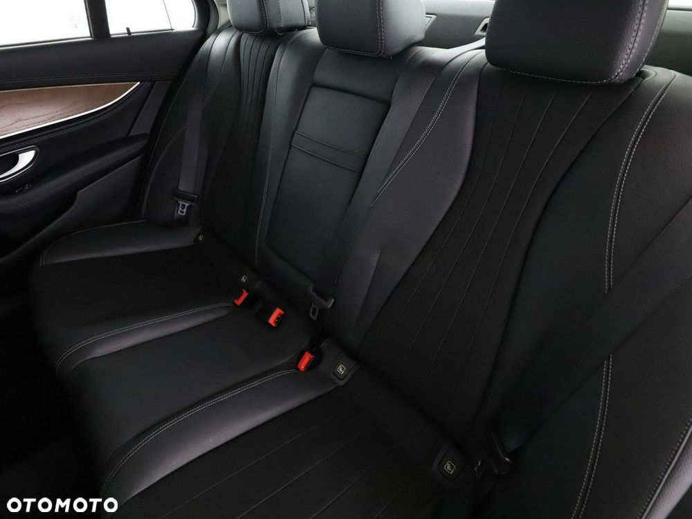 Mercedes-Benz Klasa E - 17