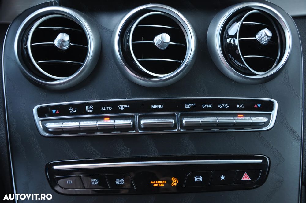 Mercedes-Benz GLC 300 d 4MATIC 9G-TRONIC AMG Line Plus - 23