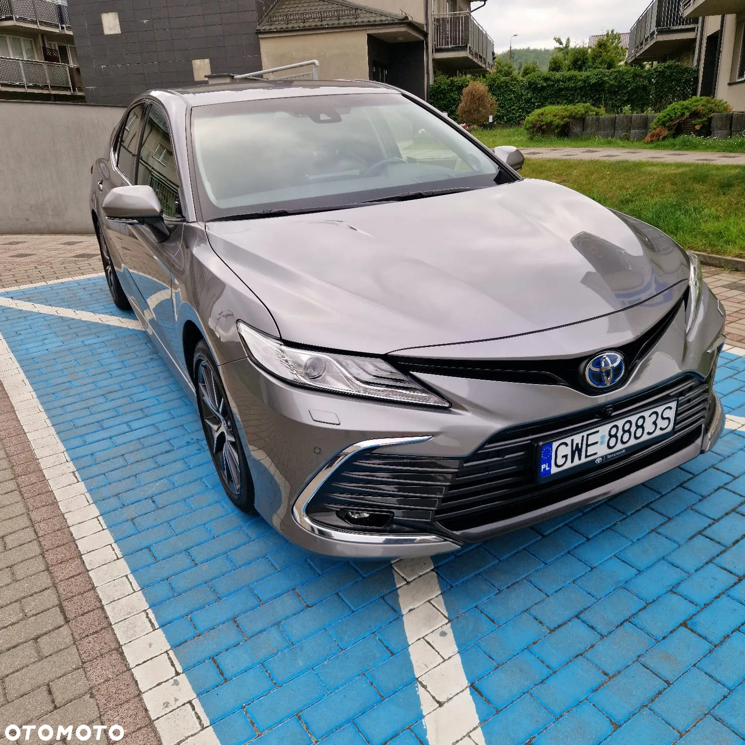 Toyota Camry 2.5 Hybrid Executive CVT - 2
