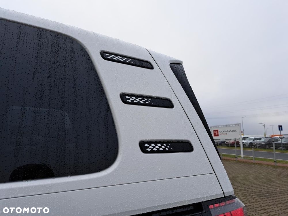 Volkswagen ID. Buzz 150 kW (204 PS) / skrzynia biegów: automatyczna 1 biegowa rozstaw osi: 2988 mm - 33