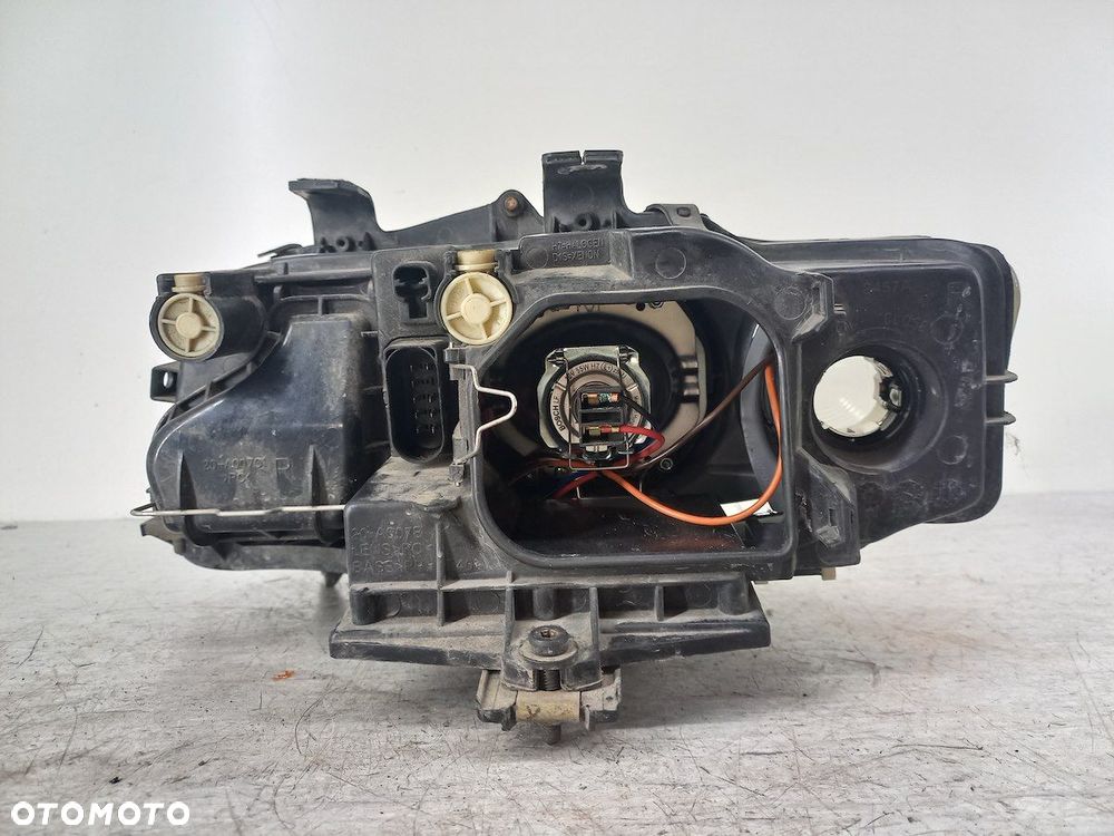 LAMPA PRZÓD PRAWA AUDI A4 B6 20-A007 TYC - 5