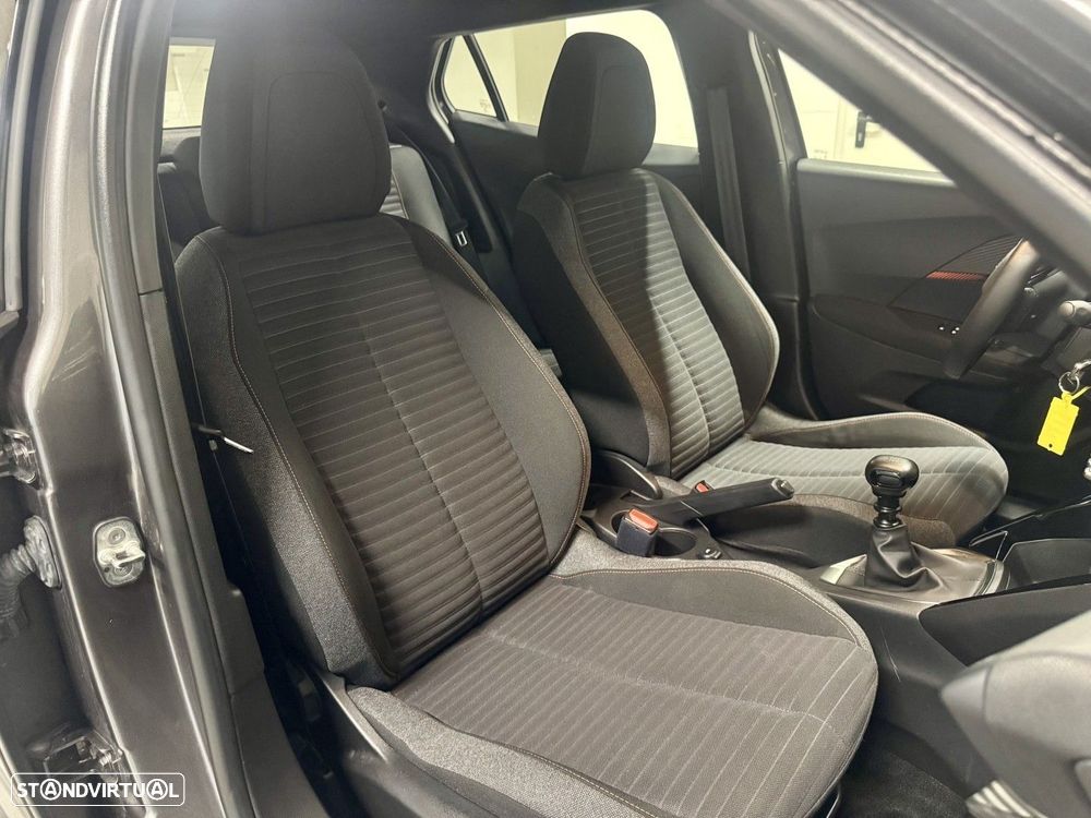 Peugeot 2008 1.2 PureTech Active Pack — fotografia 25