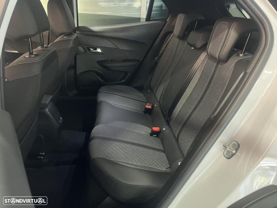 Peugeot 2008 1.2 PureTech Allure Pack - 24