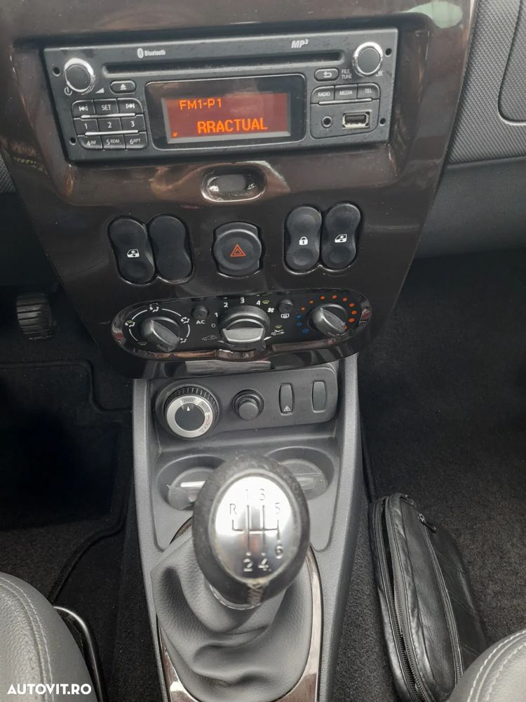 Dacia Duster 1.6 16V 4x4 Laureate - 6