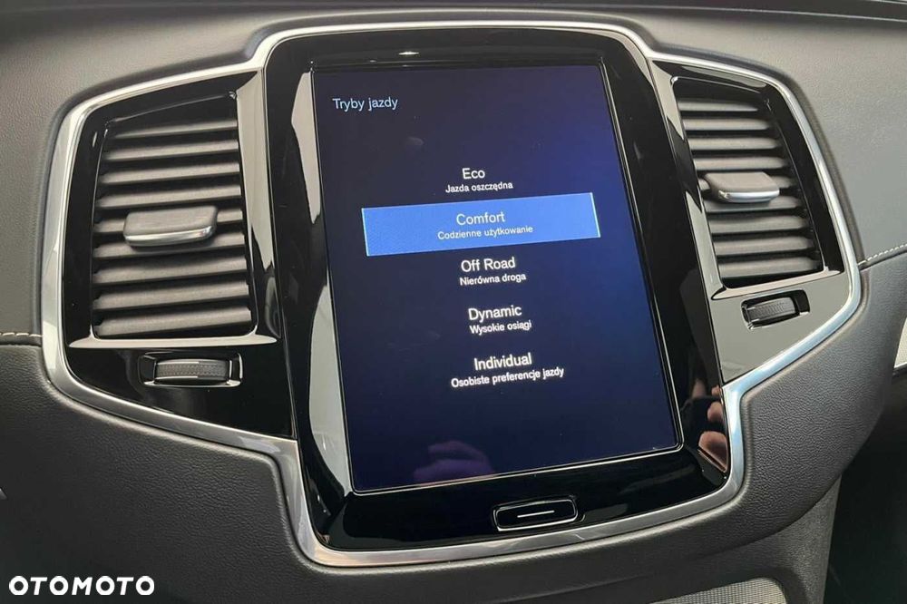 Volvo XC 90 D5 AWD R-Design 7os - 11