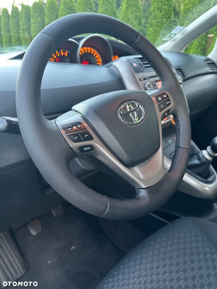 Toyota Verso 2.0 D-4D 2010 7os - 17