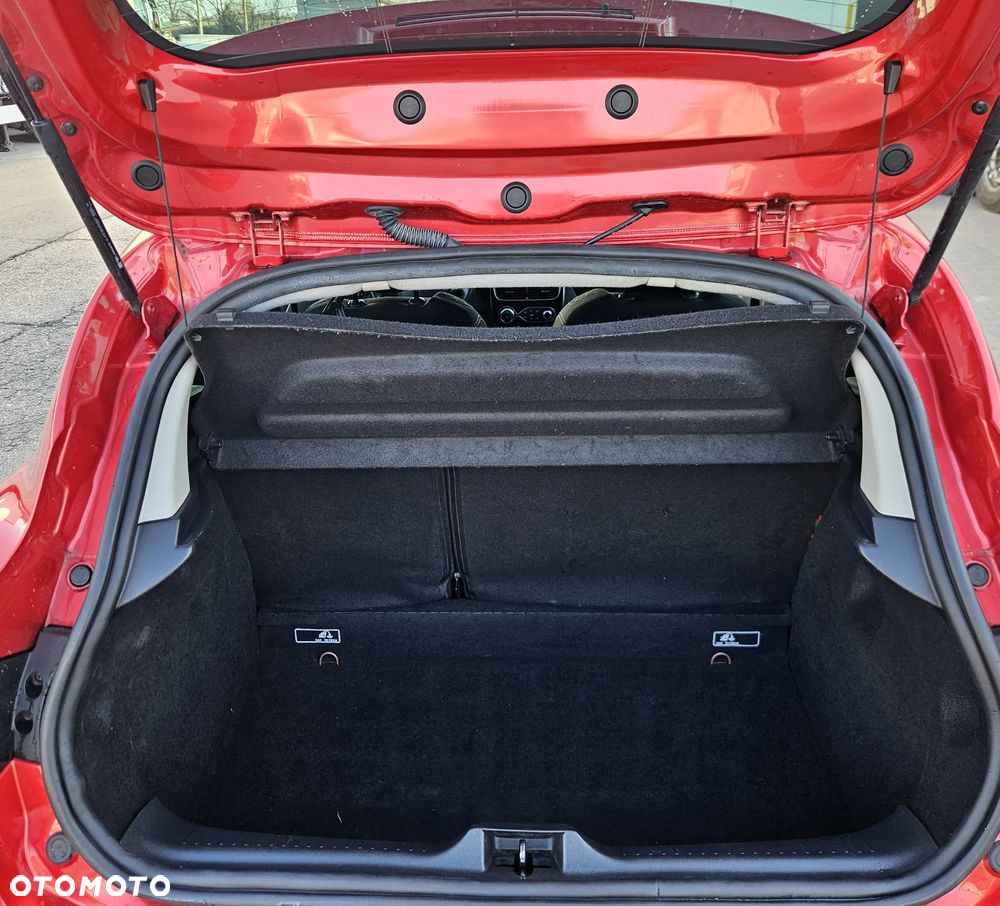 Renault Clio 1.2 16V 75 LIMITED - 13