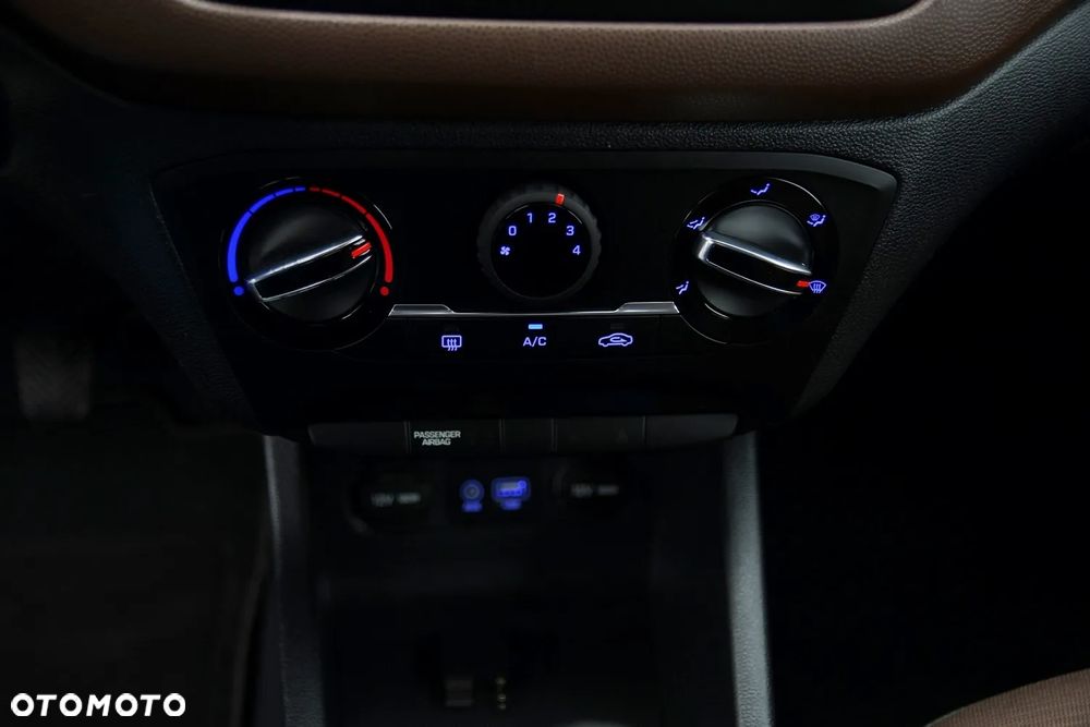 Hyundai i20 blue 1.2 YES Silver - 33