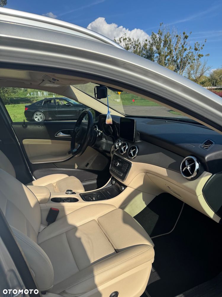 Mercedes-Benz GLA 250 7G-DCT Style - 16