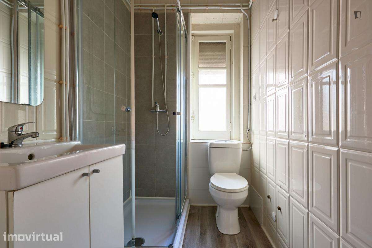 Quarto - localizado em Marquês de Pombal Lisbon - Grande imagem: 2/52