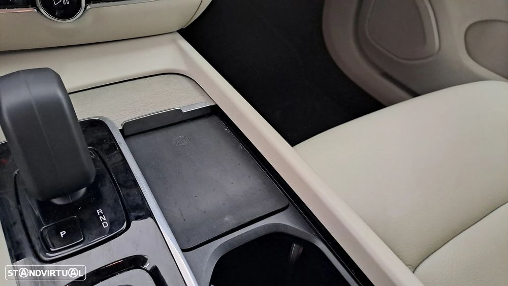 Volvo V60 2.0 B4 Momentum Plus Geartronic - 25