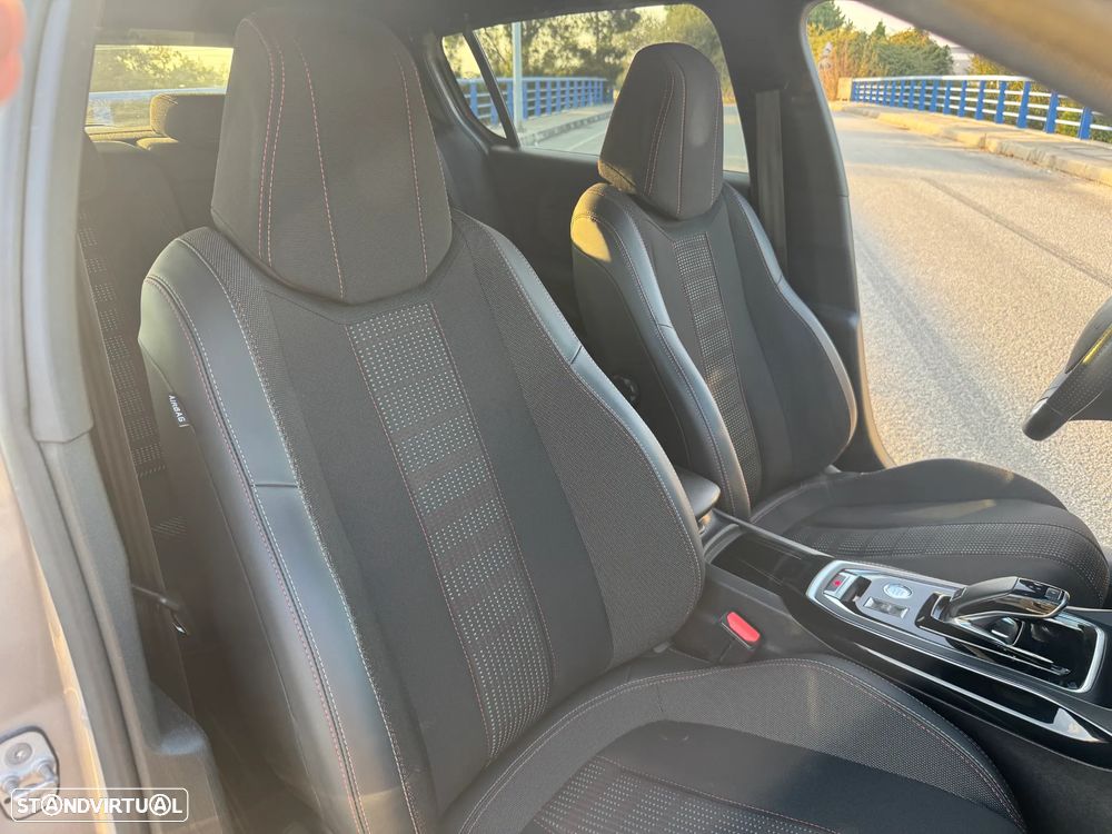 Peugeot 308 PureTech 130 EAT6 Stop & Start GT-Line Edition - 25